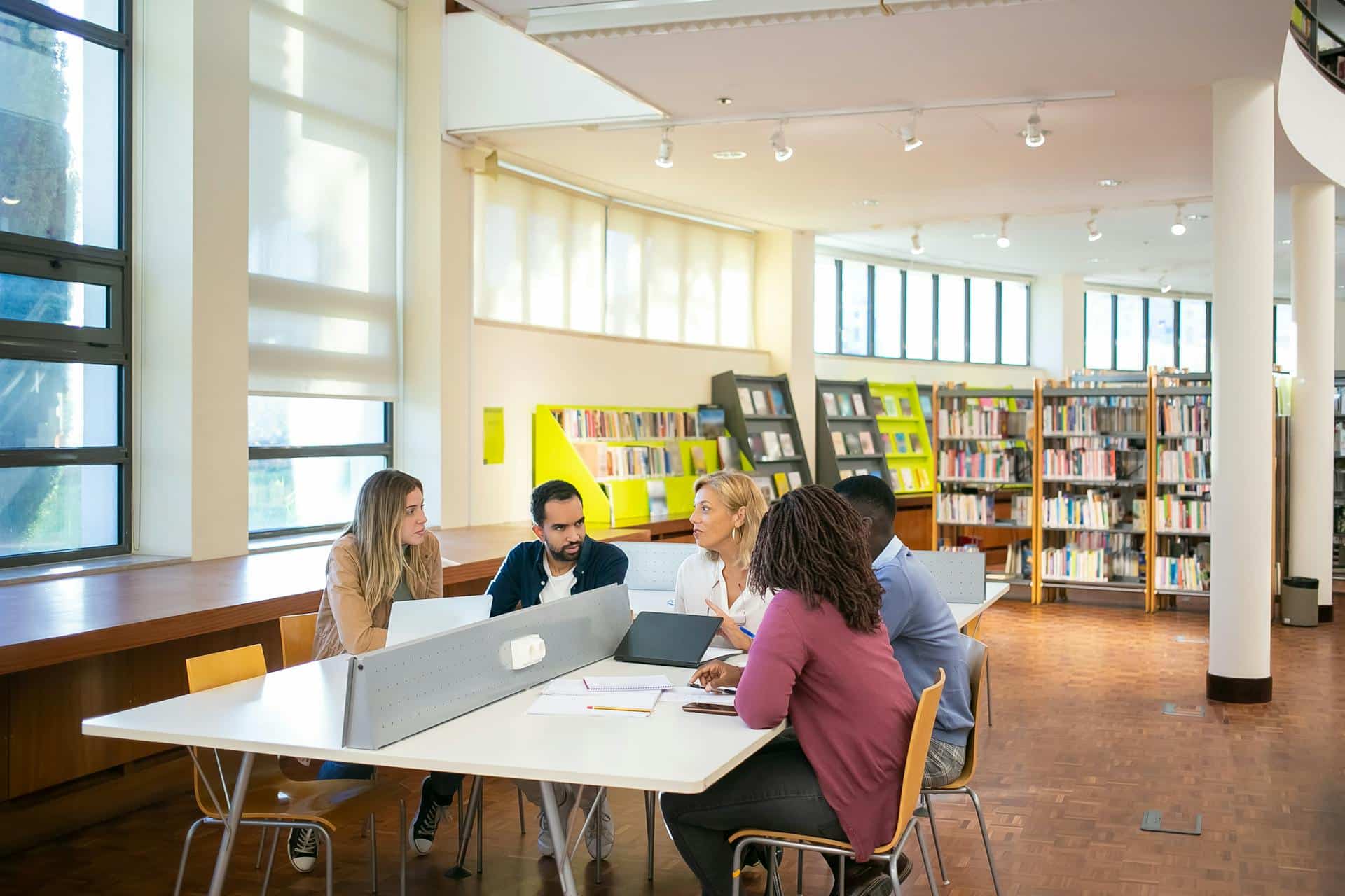 CNAM banner - bright library group study